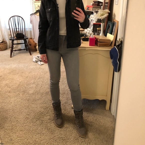 Hiking Boots - Urban Outfitters Gray Suede Gum Sole Winter - Picture 3 of 7